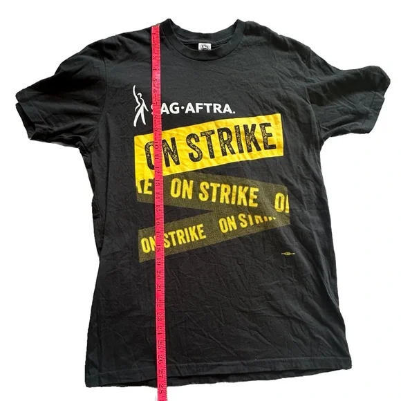 Genuine SAG / AFTRA collector’s on strike tee shirt - Picture 6 of 10